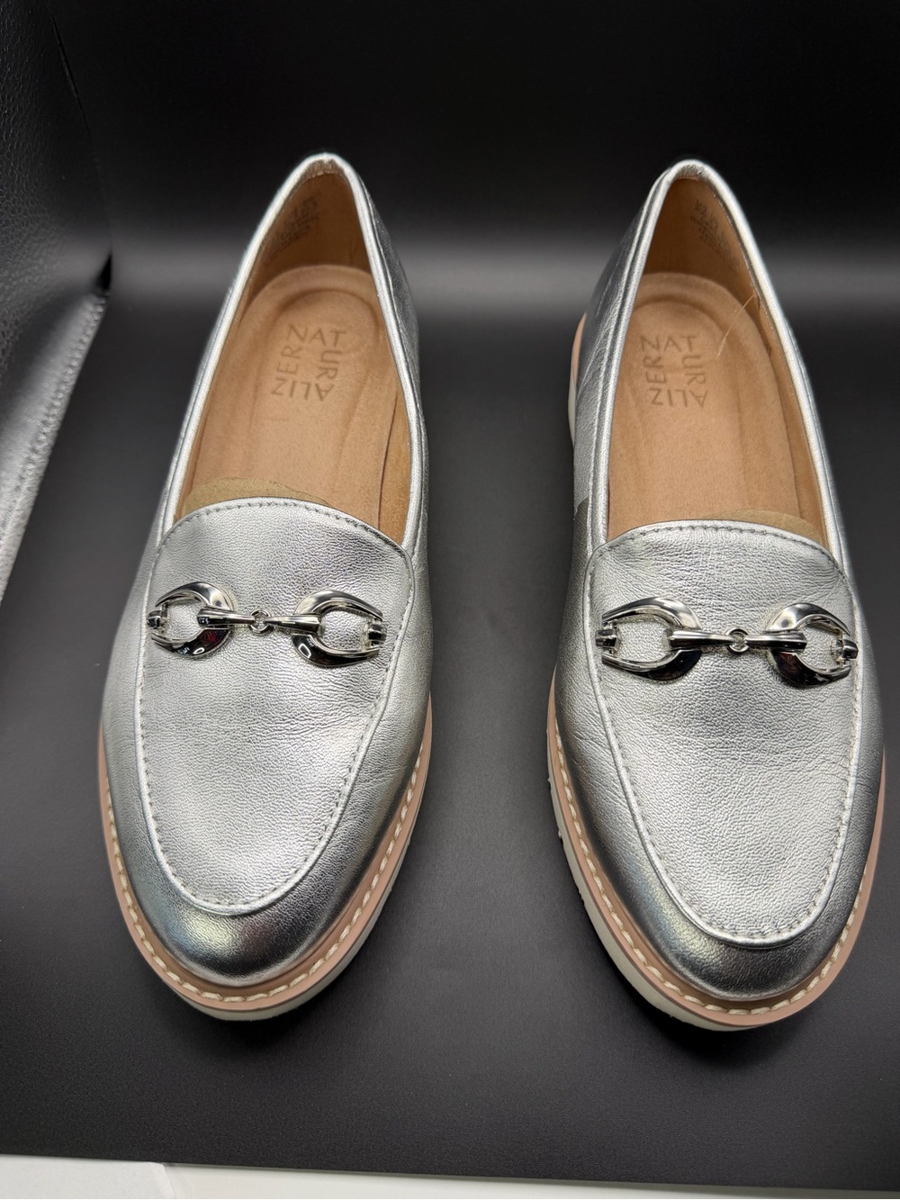 Naturalizer Women’s Silver Leather Slip-On Loafer Flats, Comfort, 8W NIB - Picture 1 of 3